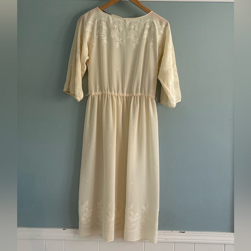 Vintage Cream Sheer Midi Dress with Floral Embroidery - Picture 2 of 6